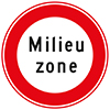 Wit rond verkeersbord met rode rand en tekst milieuzone
